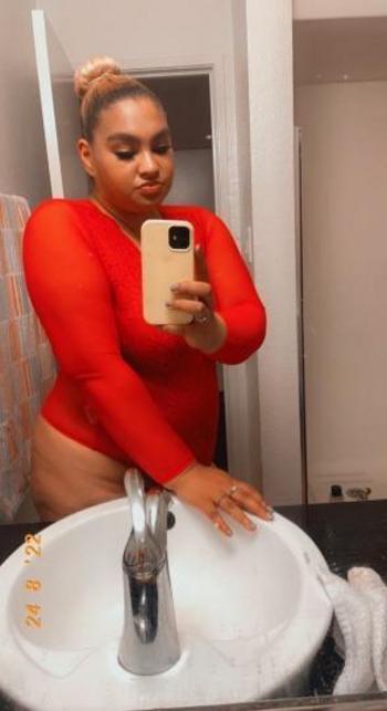 2538440936, female escort, Tacoma